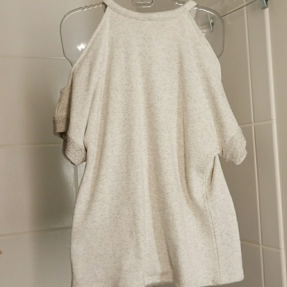 NY& Co open shoulder top - Picture 2 of 5